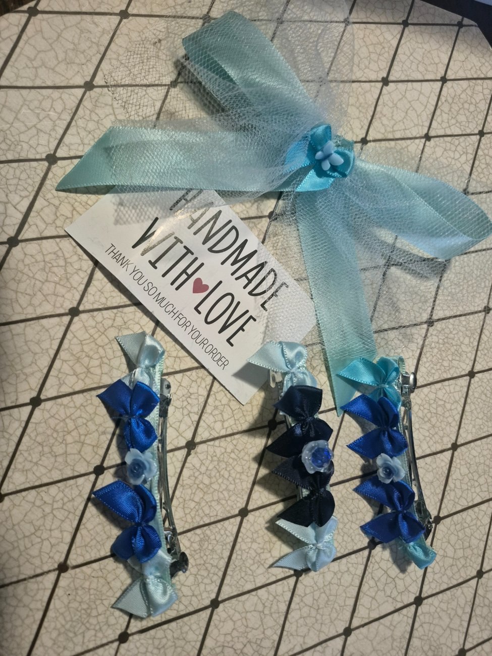 Handmade hair bow clips