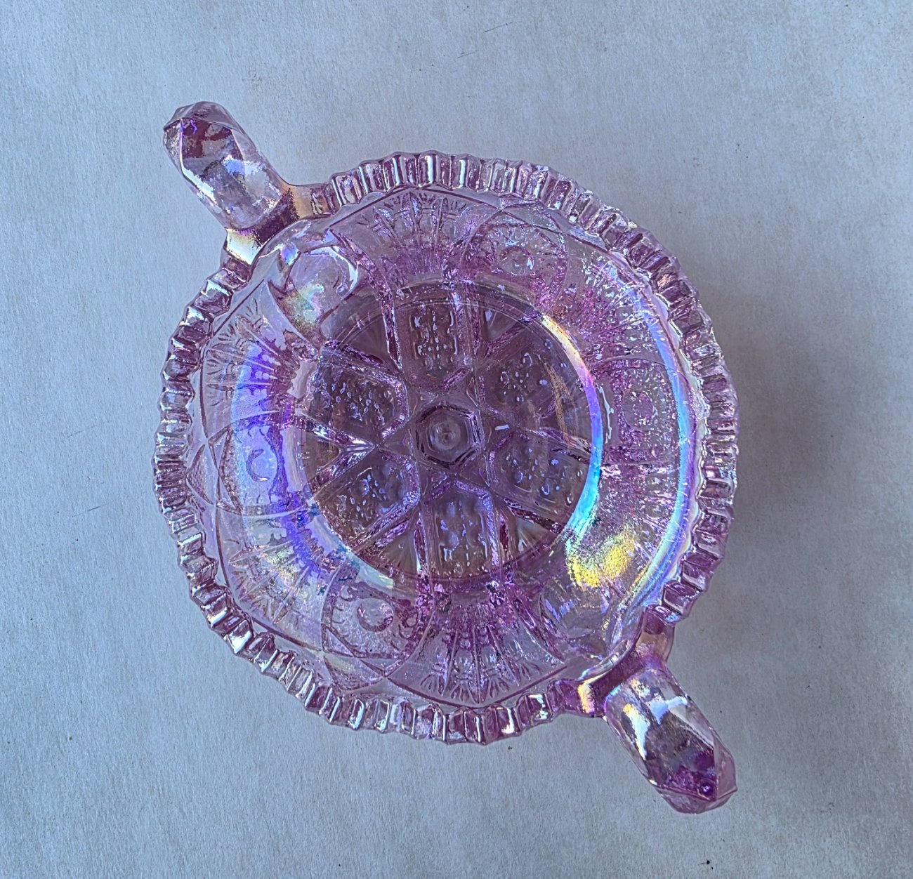 L.E Smith Glass pink 2 handles iridescent Heritage dish